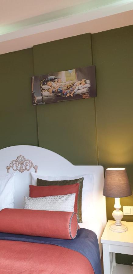 Taksim Otel *